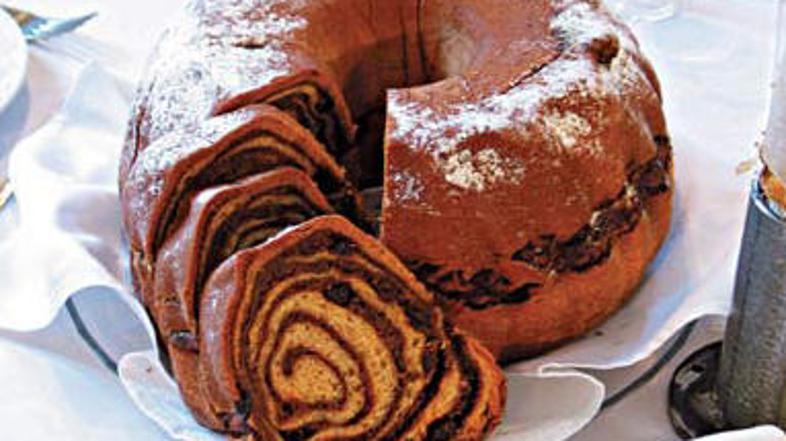 Če niste tradicionalist, lahko v nadev dodate tudi kokos ali čokolado.