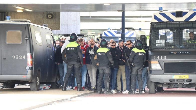 Lille navijači Amsterdam policija neredi