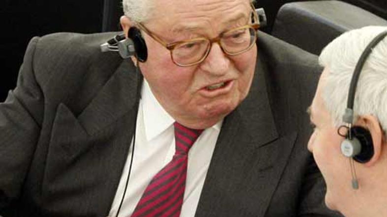 Le Pen je znan po svojih spornih izjavah, na podlagi katerih je bil že večkrat o