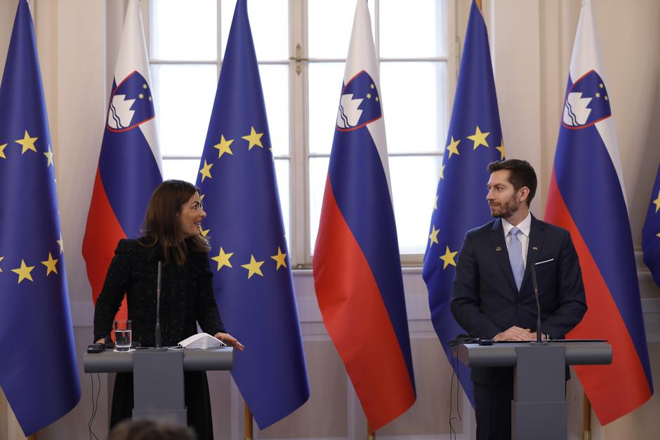 podpis memorandum google slovenska vlada Mark Boris Andrijanič Annette Kroeber-Riel | Avtor: Vlada RS