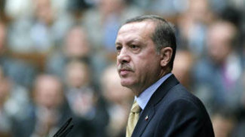 Yalcinkaya se je zavzel za petletno prepoved političnega delovanja za 71 članov 