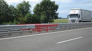 Intervencijski prehodi so namenjeni le intervencijskim vozilom in Darsovim vzdrž