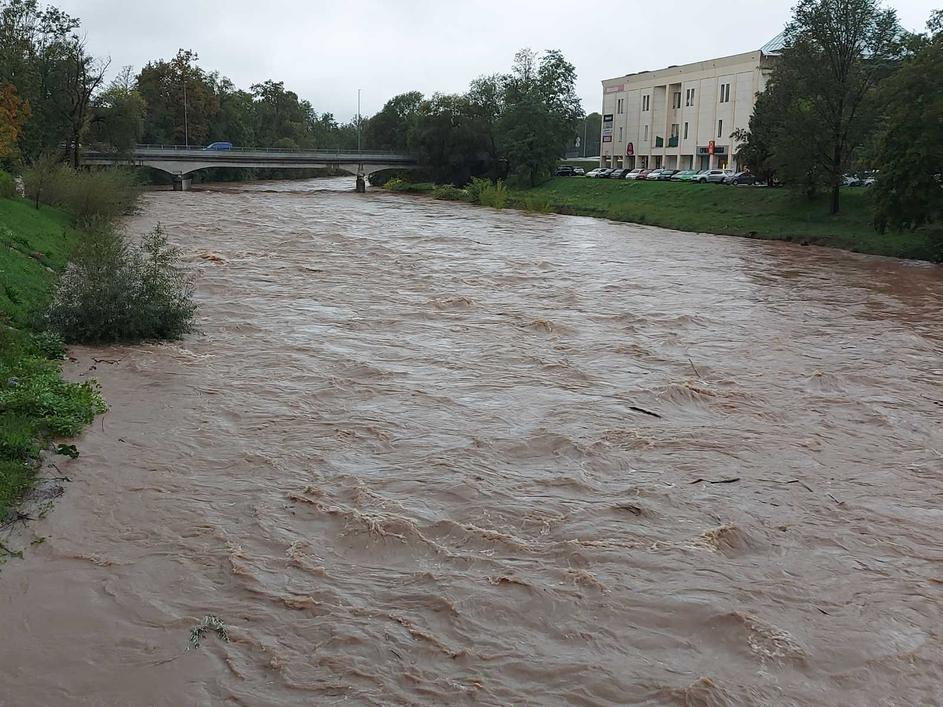 poplave narasle reke Sora Medvode