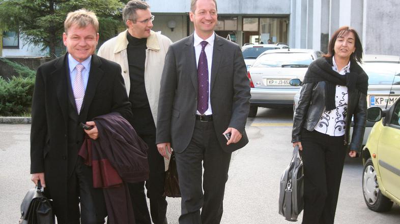 Koprska tožilka Janja Hvala (na sliki skrajno desno), ki je vložila predlog za p