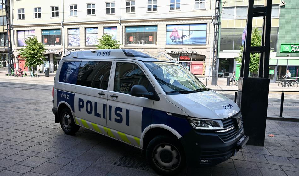 Iz hiše rešili moškega, ki naj bi 20 let zaprt živel v kleti