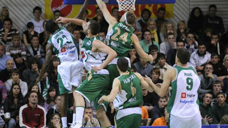 Boj pod obročema je pripadel varovancem Aleksandra Džikića.