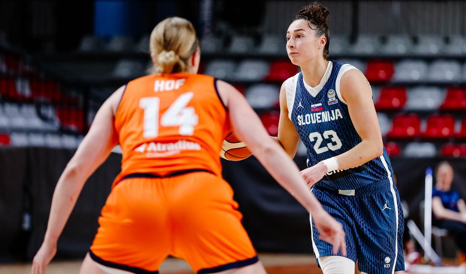 Oslabljene Slovenke pohodile tulipane