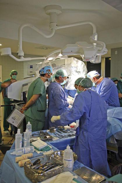 V prvih devetih mesecih so v Sloveniji presadili 81 organov. (Foto: EPA)