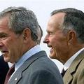 George Herbert Walker Bush brezpogojno stoji za odločitvami svojega sina. Vsaj v