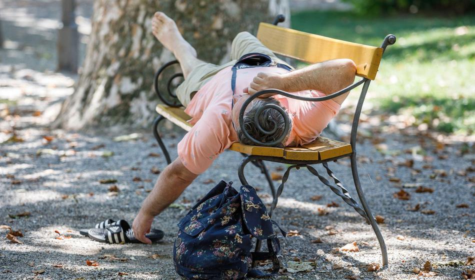 Vreme: Slovenija še naprej pod toplotno kupolo, Arso izdal rumeno opozorilo