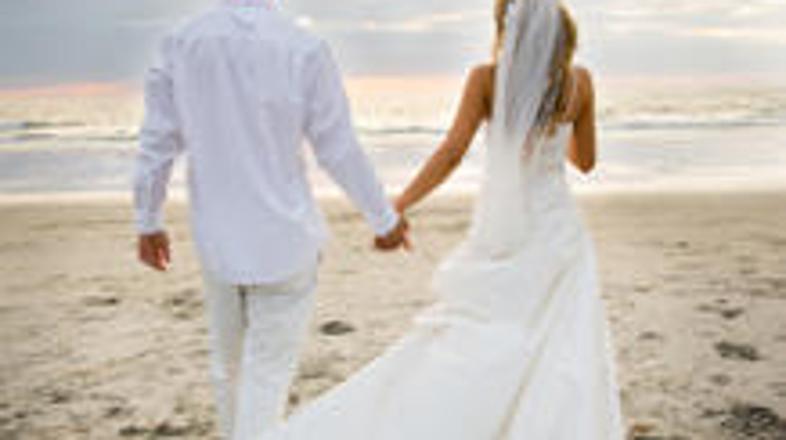 In živela sta srečno, dokler nista izvedela, da sta brat in sestra.