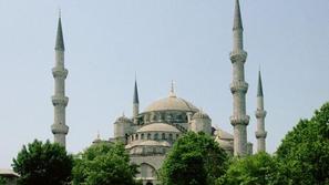 Džamija v Istanbulu ima podobno zasnovo, kot jo bo imela v Ljubljani (slika je s