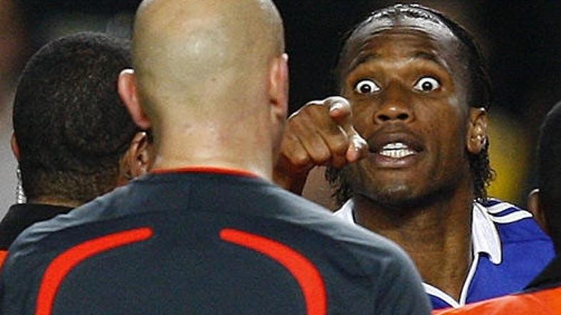 Didier Drogba je sodniku Tomu Henningu Ovrebu povedal kar nekaj krepkih.