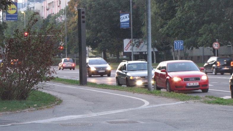 Slovenija 14.10.12, maribor, radarji, avtomatska detekcija hitrosti vozil na cel