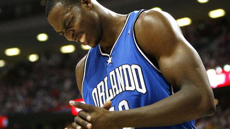 Zaradi osebnih napak je moral Dwight Howard predčasno zapustiti igrišče. FOTO: A