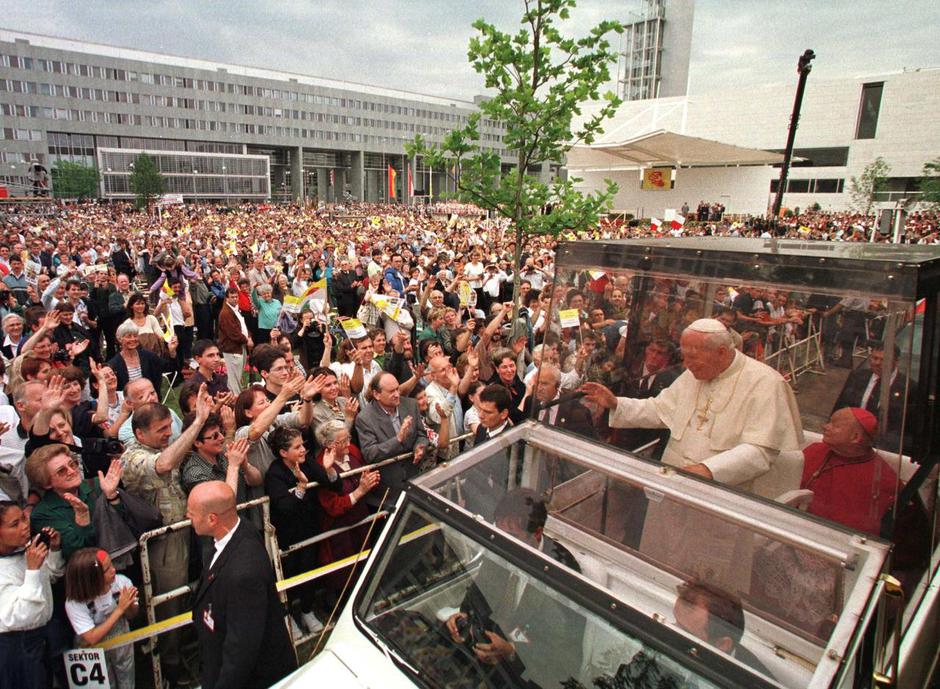 Pape%C5%BE Benedikt XVI. | Avtor: Žurnal24 main