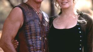 Paul Hogan kot Crocodile Dundee s soigralko Lindo Kozlowski. (Foto: Reuters)
