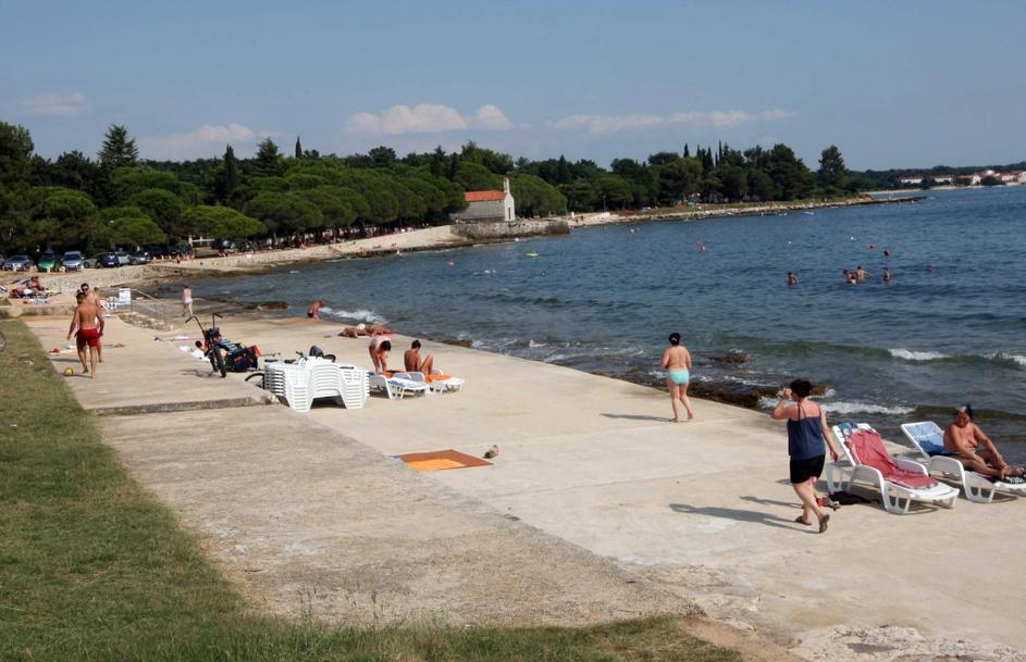 <razno> 14.07.09 obala, morje, plaza, ljudje, dopust, pocitnice, Hrvaska, 