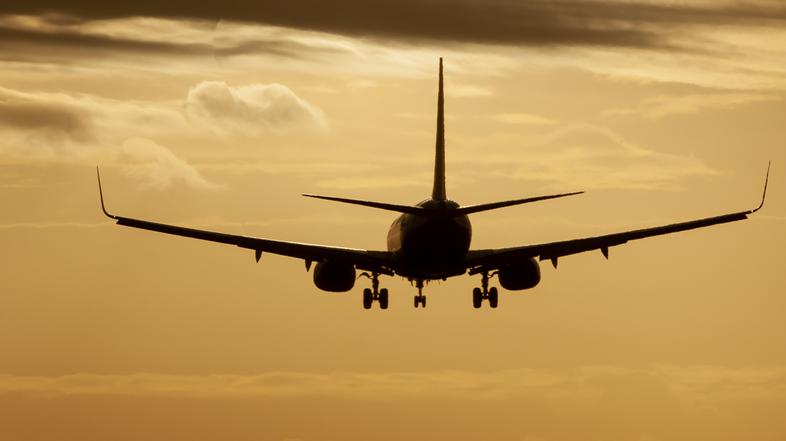 Potovanje z letalom; letalo