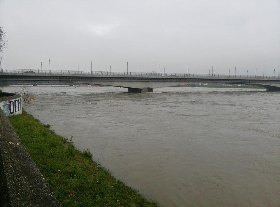 Narasla Drava na Ptuju