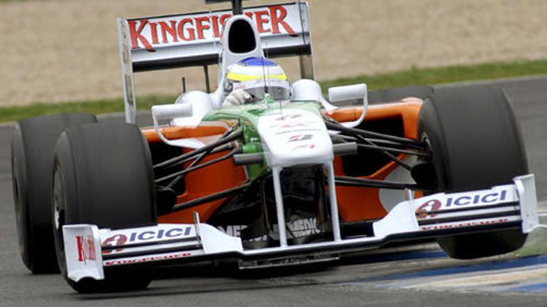 Nov dirkalnik ekipe Force India je obarvan v barve indijske zastave.