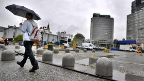 Zaradi zaprtega parkirišča so včeraj nastajali zastoji.