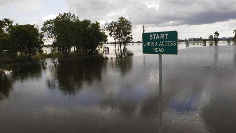 V poplavah je življenje izgubilo 35 ljudi. (Foto: Reuters)