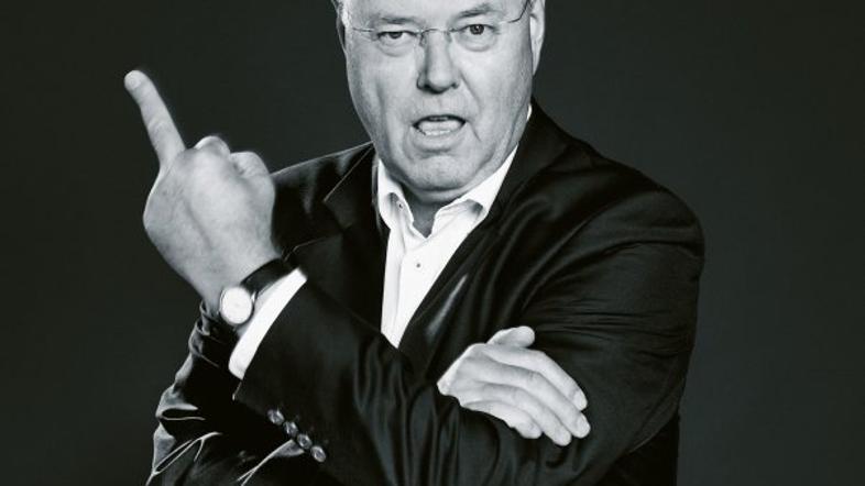 Steinbrück pokazal srednji prst