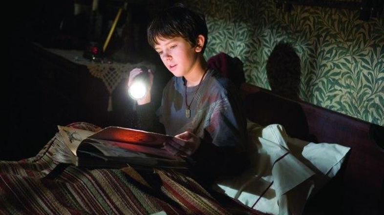 Knjiga nudi moč tistemu, ki razume njene skrivnosti, zato se je želi polastiti z