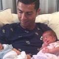 Cristiano Ronaldo dvojčka Mateo Eva