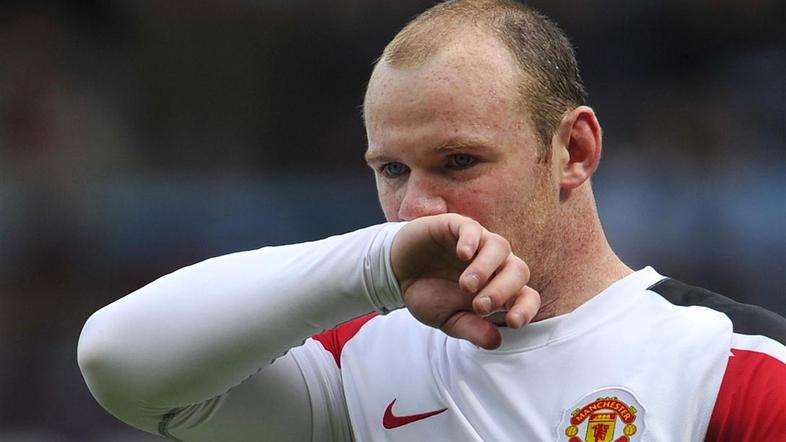 Wayne Rooney po presaditvi las dobro okreva. (Foto: Reuters)