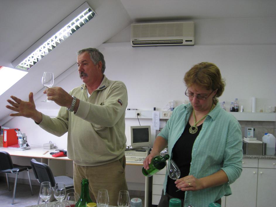 Janez Šekoranja in direktorica zadruge Barbara Brglez Beričnik sta predstavila z