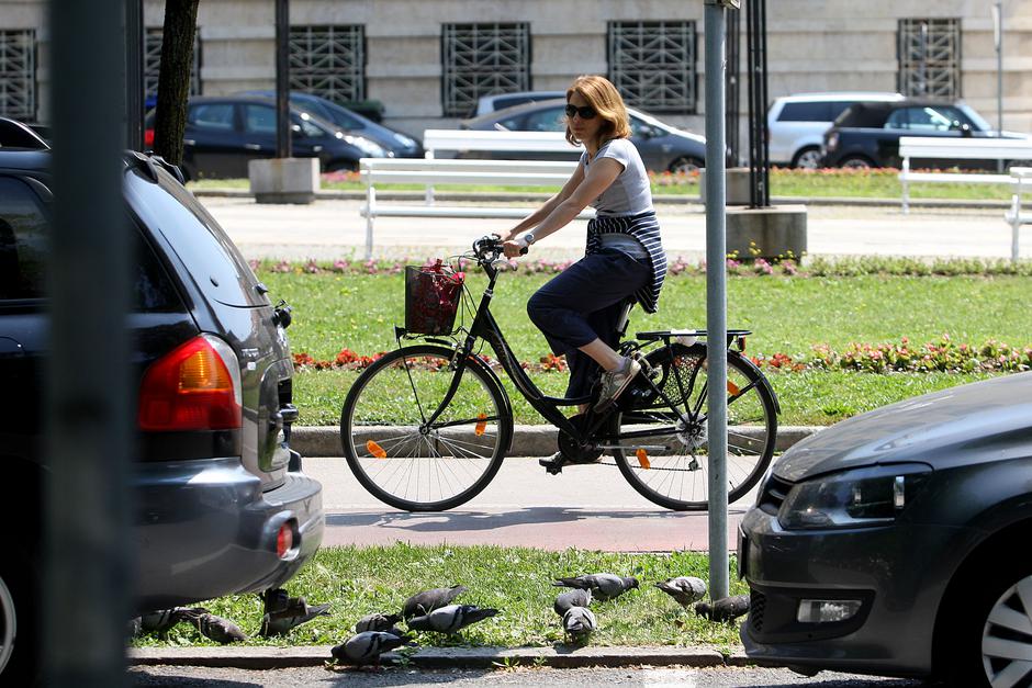 kolo, kolesarjenje, policija, kolesarska steza, kolesar, kolesarka, policist na  | Avtor: Žurnal24 main