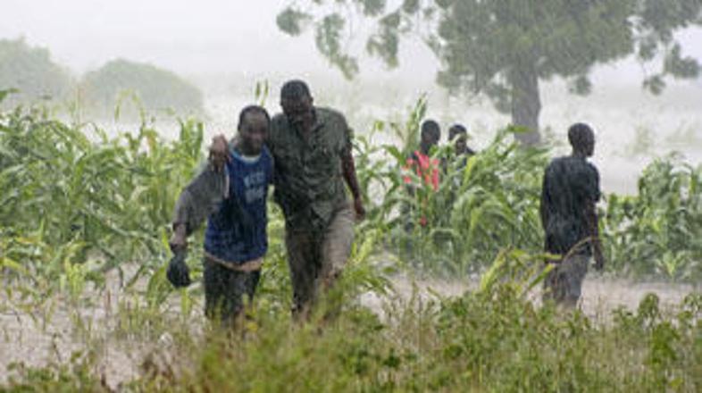 Hanna je na Haitiju povzročila veliko škode, večina države je poplavljena.