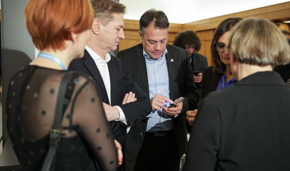 Jasno je, kdo je "poskrbel" za zmago Goloba