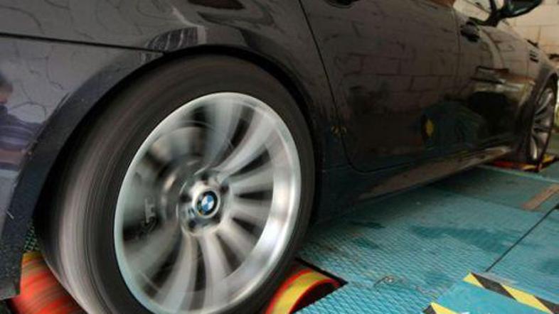 Za ukvarjanje s chip-tuningom je potrebna ustrezna oprema, ki ni poceni.