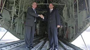 Veleposlanik Thomas B. Robertson in Karel Erjavec leta 2006.