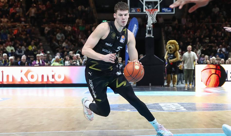 Luka Ščuka junak zmage Braunschweiga, uspešen debi Omića v Turčiji