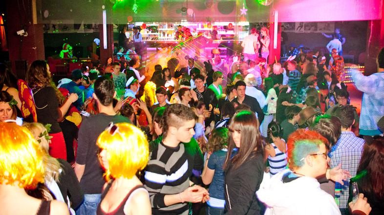 Pustno rajanje v kranju