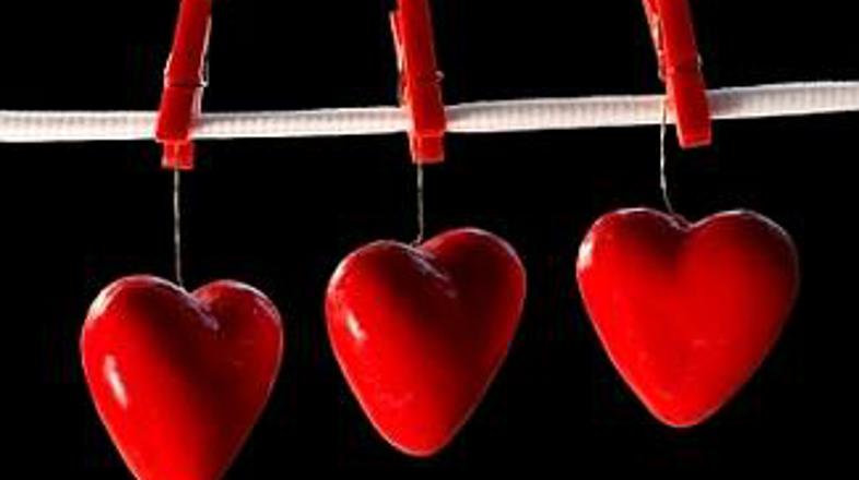 Kjer sta dva, je tretji odveč, bo morda kmalu veljalo za poročene pare v Kolumbi