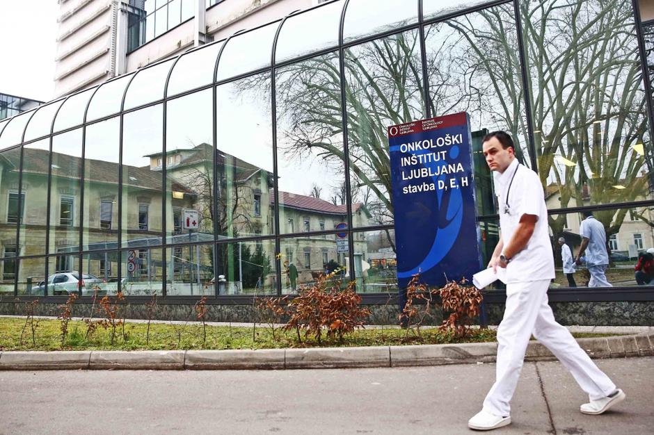 Slovenija 19.12.2013 onkoloski institut, hisna preiskava na upravi klinicnega ce | Avtor: Saša Despot