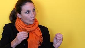 Če takojšnja vrnitev ni mogoča, tujce nastanijo v Centru za tujce, pravi Anita L