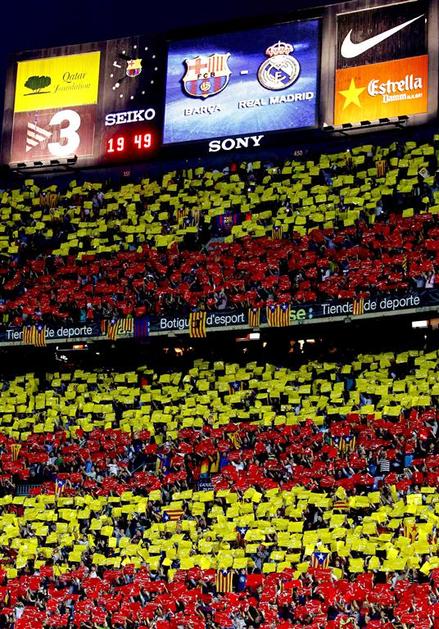 Barcelona Real Madrid Camp Nou stadion koreografija zastava El Clasico Liga BBVA