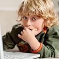 Otrok ne morete zavarovati pred tveganjem na spletu, lahko pa jih poučite, kako 