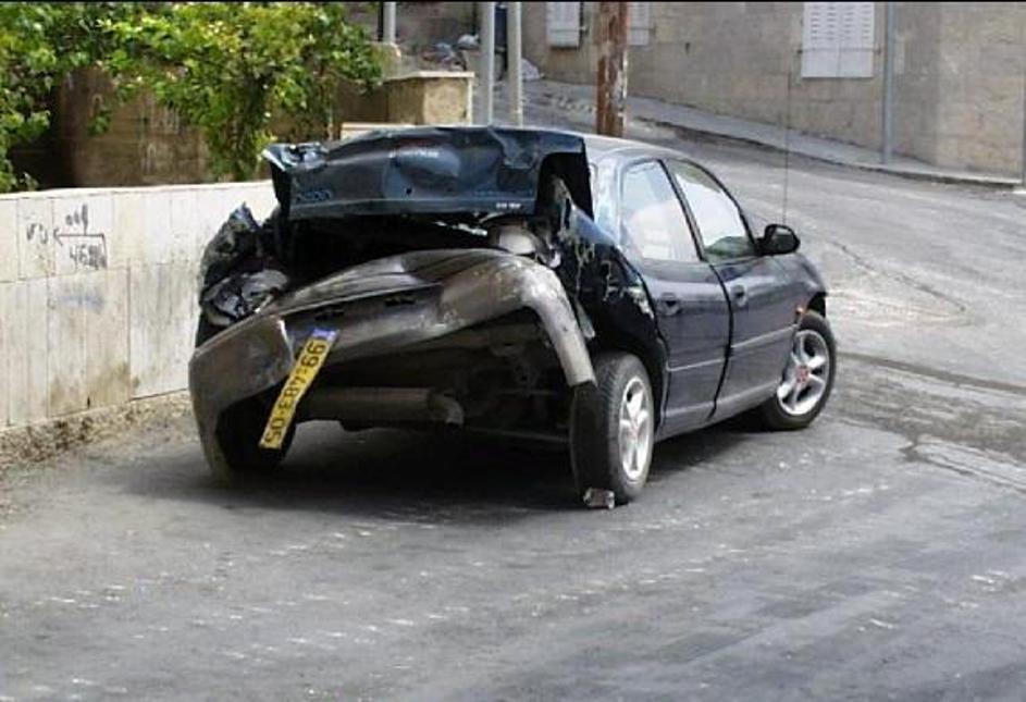 Parkiranje vsem pač ne gre od rok. A zato se ni treba znesti nad avtomobilom.