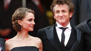 Sean Penn in Natalie Portman sta se skupaj sprehodila po rdeči preprogi že na la