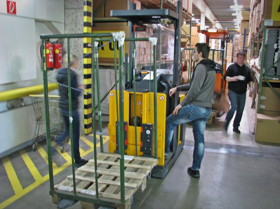 Mazdino skladišče v Celovcu