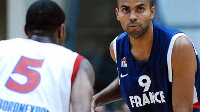 Tony Parker je bil tragična oseba v obračunu Francozov in Turkov.