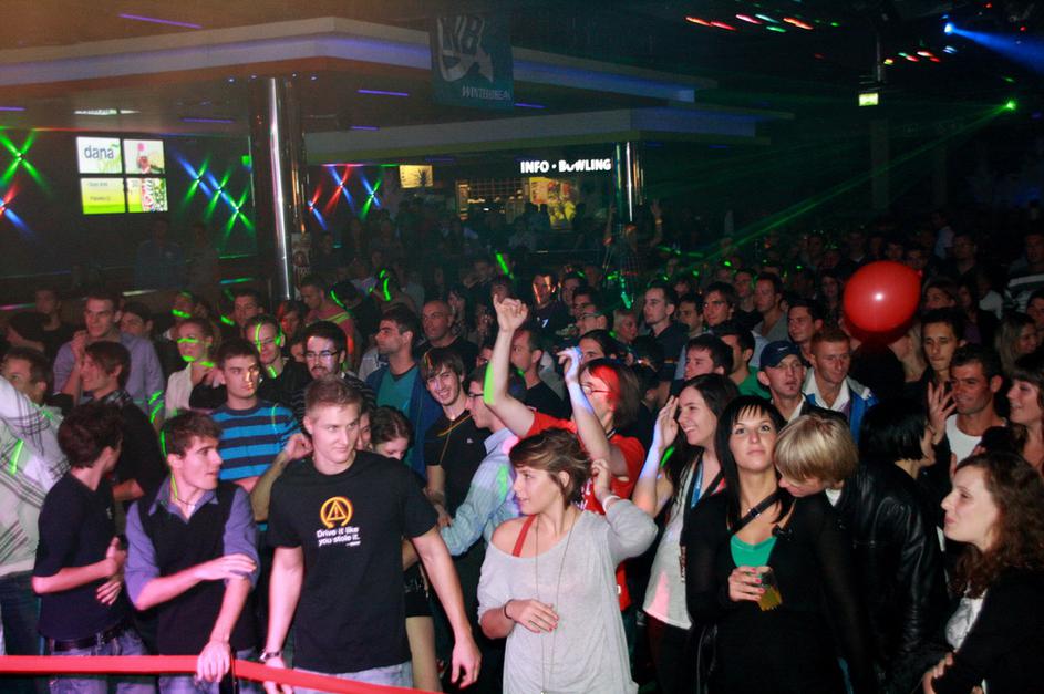 Vroč prednovoletni žur v Kopru