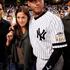 Član moštva New York Yankees iz MLB Derek Jeter hugs in igralka Minka Kelly